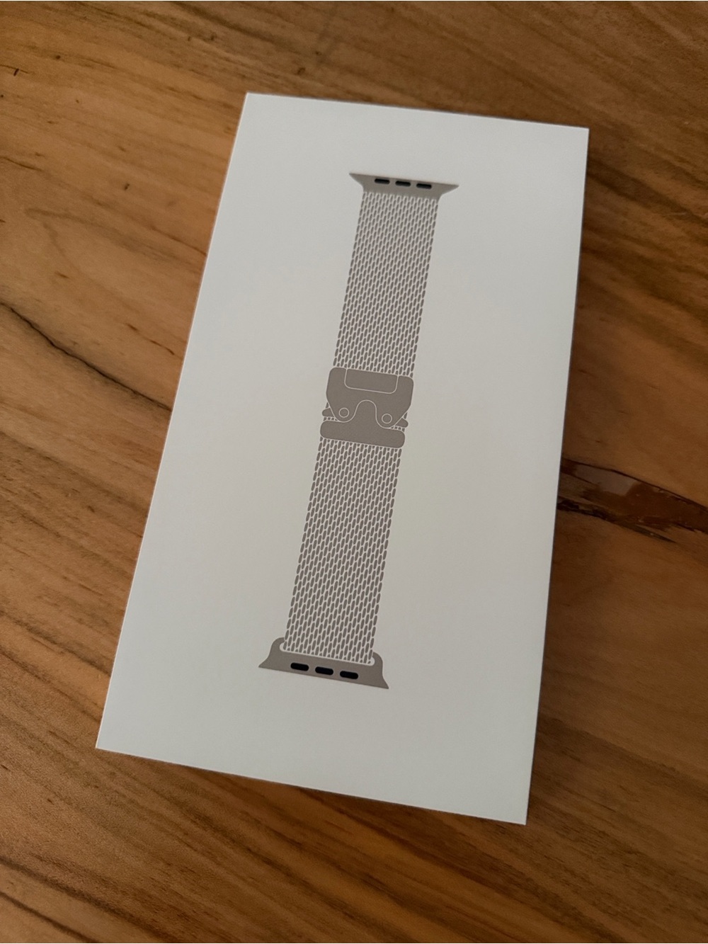 Brand New Apple Ultra 4 49mm Titanium Natural Milanese Loop Band Medium